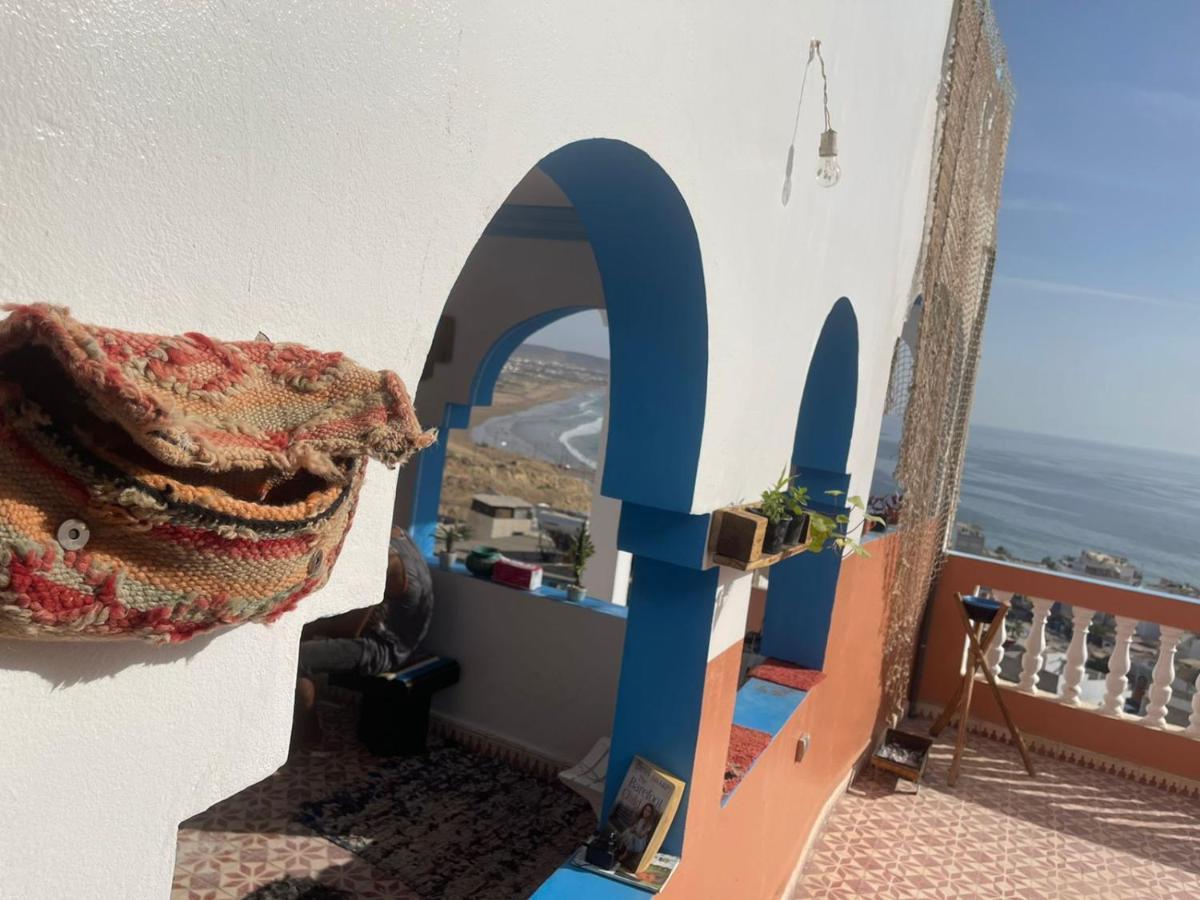 Binic Surf House Bed & Breakfast Taghazout Bagian luar foto