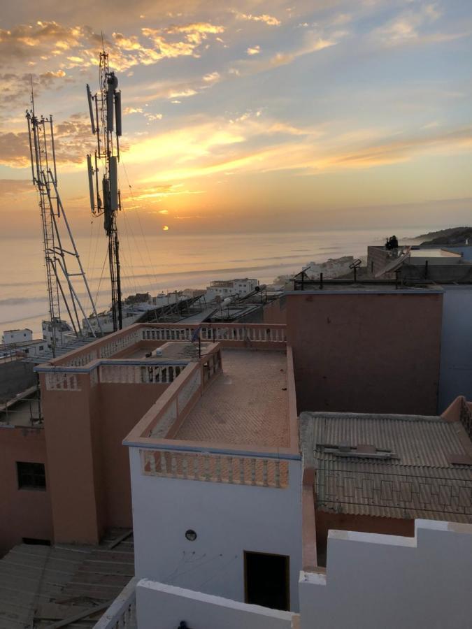 Binic Surf House Bed & Breakfast Taghazout Bagian luar foto