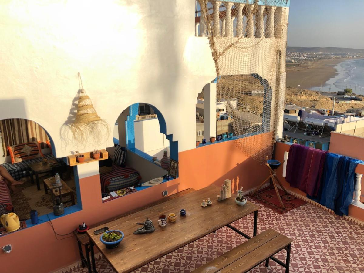 Binic Surf House Bed & Breakfast Taghazout Bagian luar foto