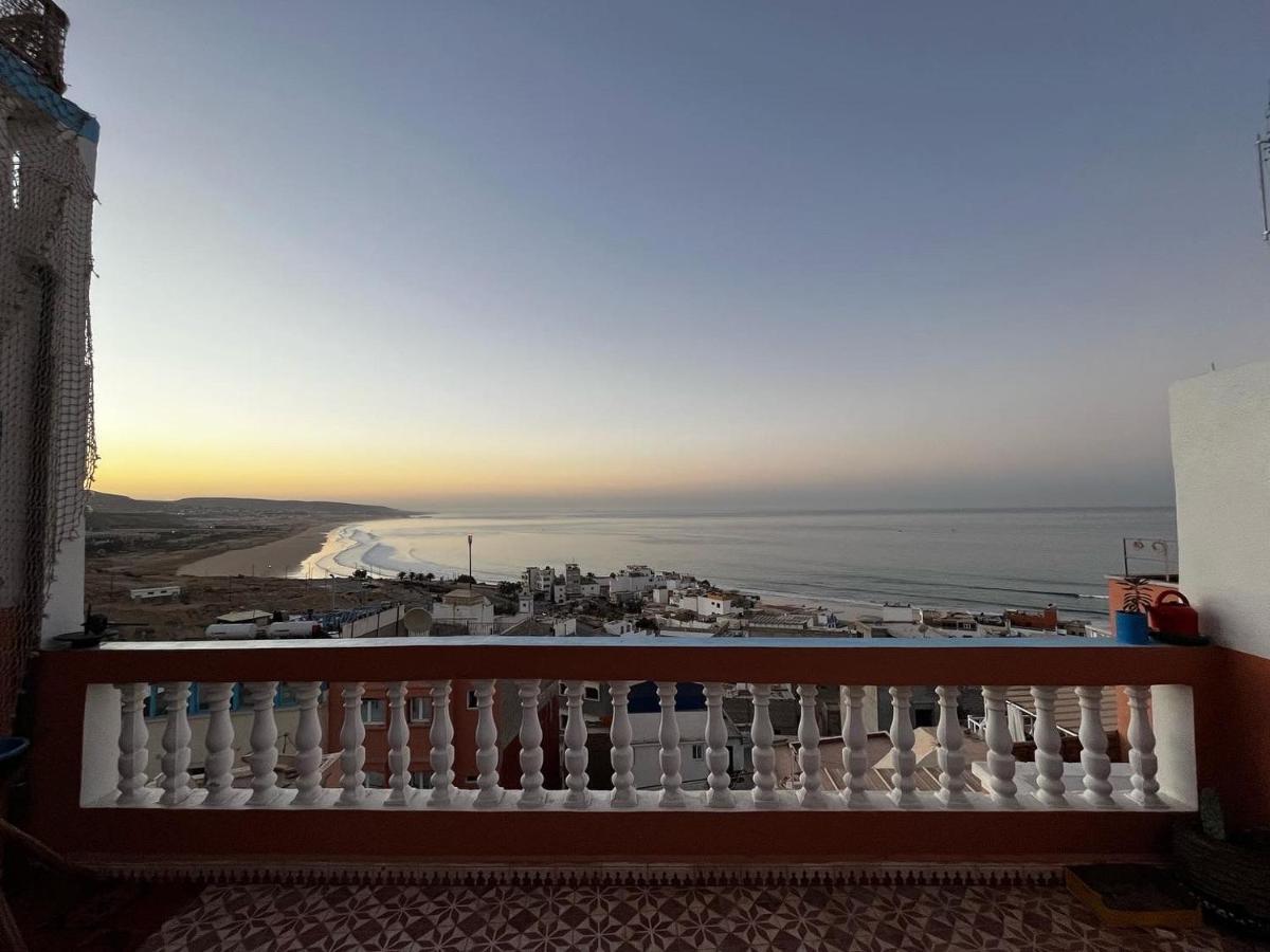 Binic Surf House Bed & Breakfast Taghazout Bagian luar foto
