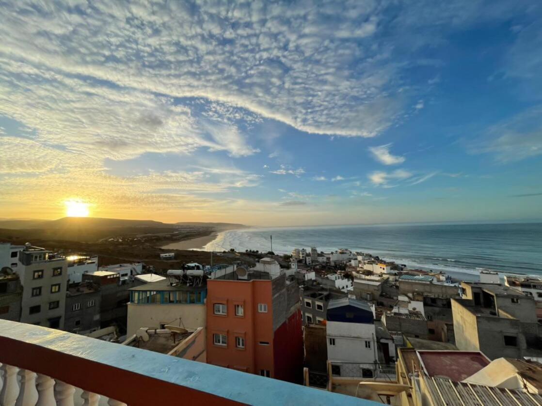 Binic Surf House Bed & Breakfast Taghazout Bagian luar foto