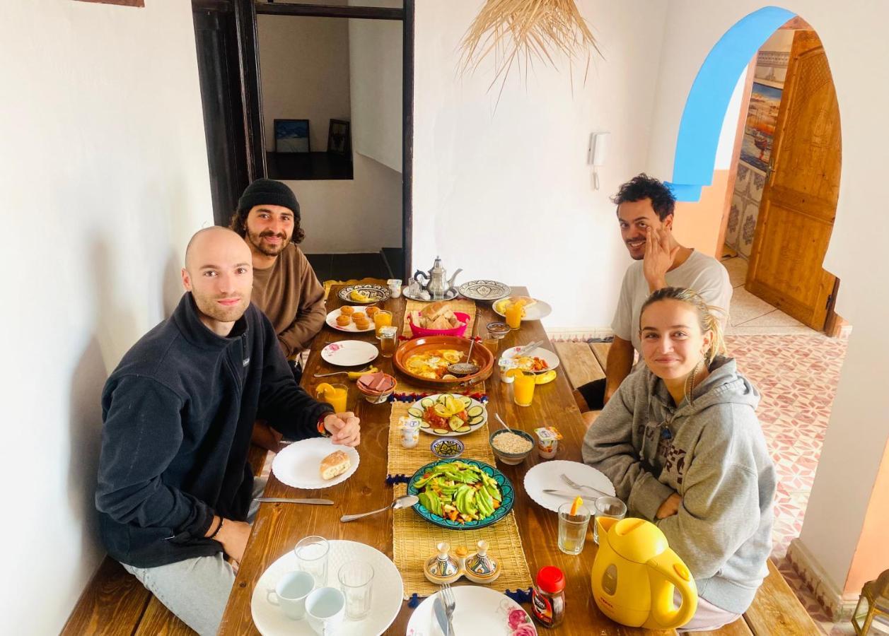 Binic Surf House Bed & Breakfast Taghazout Bagian luar foto