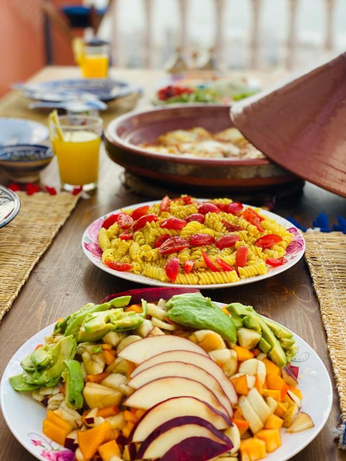 Binic Surf House Bed & Breakfast Taghazout Bagian luar foto