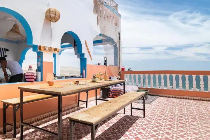 Binic Surf House Bed & Breakfast Taghazout Bagian luar foto